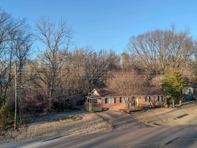 100 COLE AVE, Munford, TN 38058