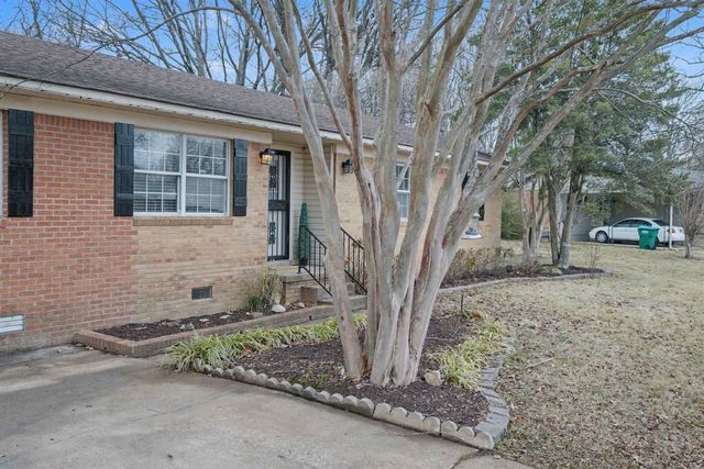 100 COLE AVE, Munford, TN 38058