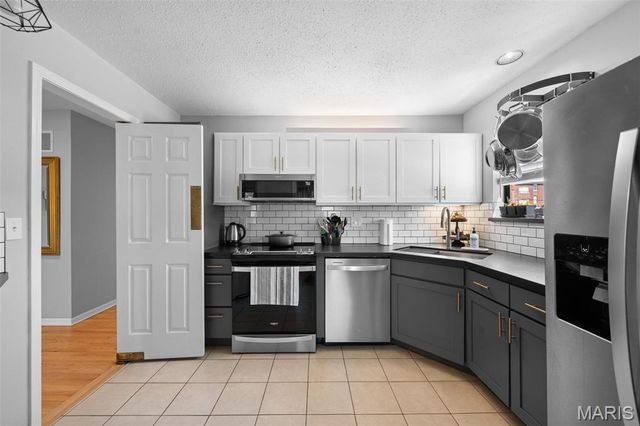 5571 Waterman Boulevard D, St Louis, MO 63112