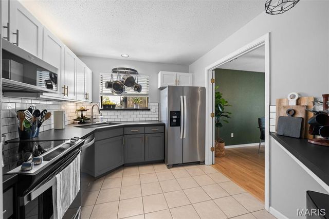 5571 Waterman Boulevard D, St Louis, MO 63112