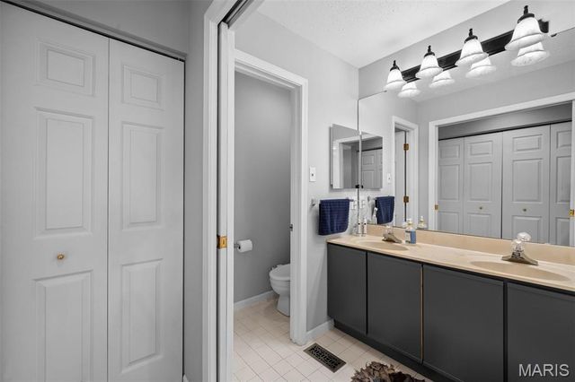 5571 Waterman Boulevard D, St Louis, MO 63112
