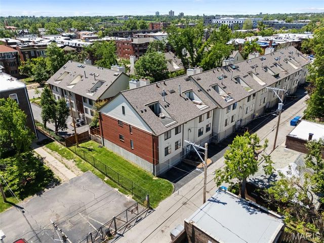 5571 Waterman Boulevard D, St Louis, MO 63112