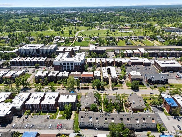 5571 Waterman Boulevard D, St Louis, MO 63112
