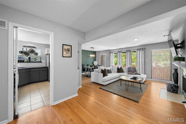 5571 Waterman Boulevard D, St Louis, MO 63112