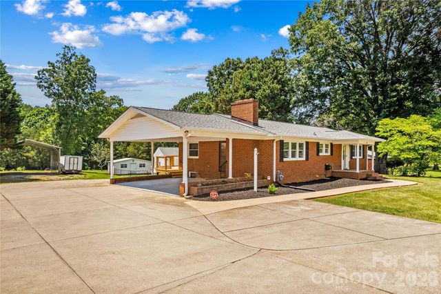 946 Shearers Road, Mooresville, NC 28115