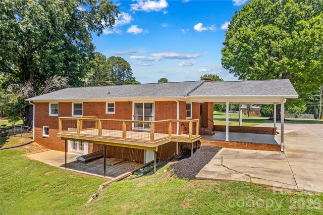 946 Shearers Road, Mooresville, NC 28115
