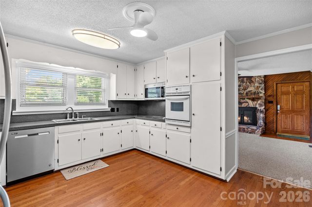 946 Shearers Road, Mooresville, NC 28115