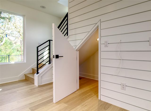 2608 Bristol DR B, Austin, TX 78723