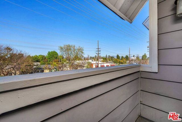 13340 Burbank Boulevard 2, Sherman Oaks, CA 91401