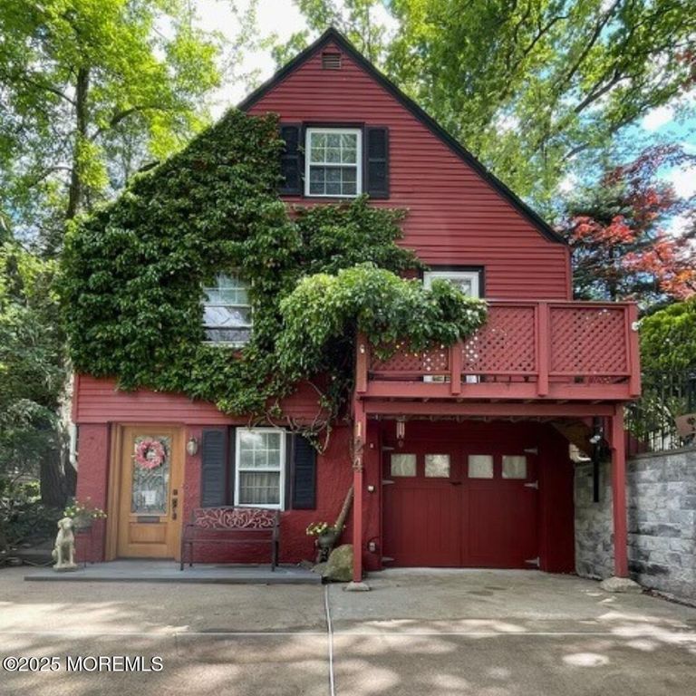 124 E Prospect Street, Waldwick, NJ 07463