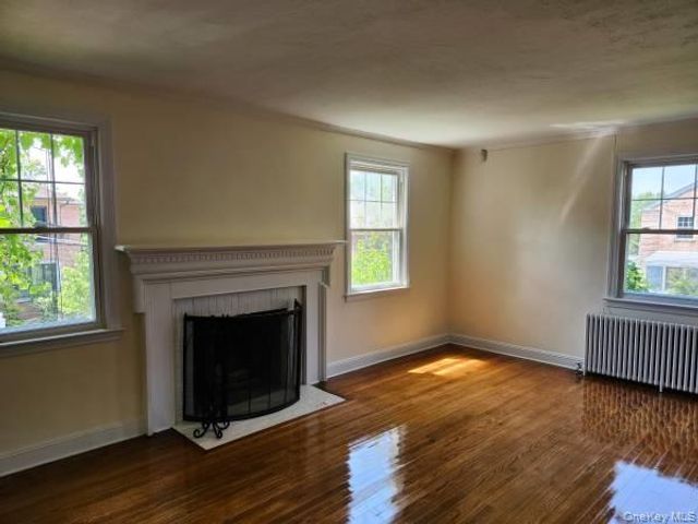 4641 Hanford Street, Douglaston, NY 11362
