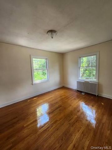 4641 Hanford Street, Douglaston, NY 11362