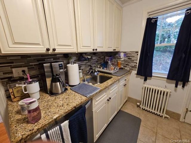 4641 Hanford Street, Douglaston, NY 11362