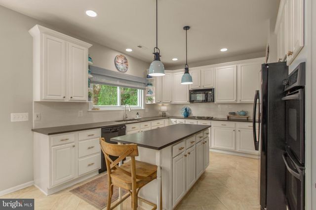 24 TAVERN RD, Stafford, VA 22554