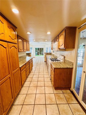 9432 Rambler, Huntington Beach, CA 92646