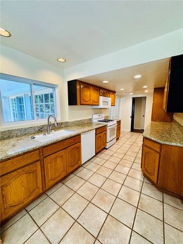 9432 Rambler, Huntington Beach, CA 92646