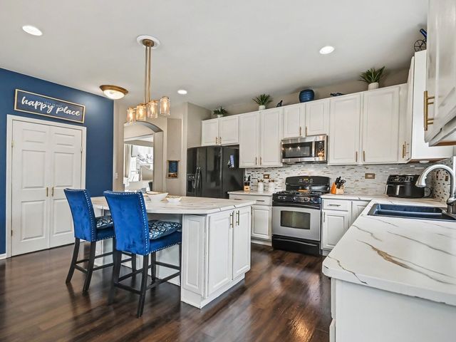 2110 Providence Way, Joliet, IL 60431