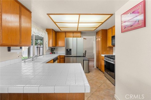 11048 Thrush Drive, Riverside, CA 92505