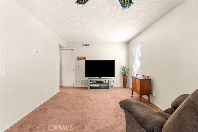 11048 Thrush Drive, Riverside, CA 92505