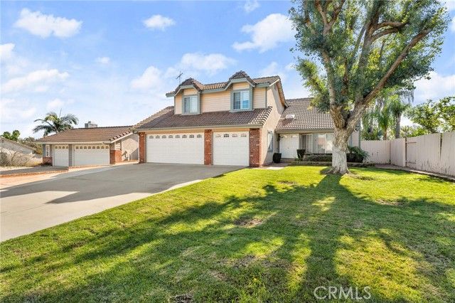11048 Thrush Drive, Riverside, CA 92505