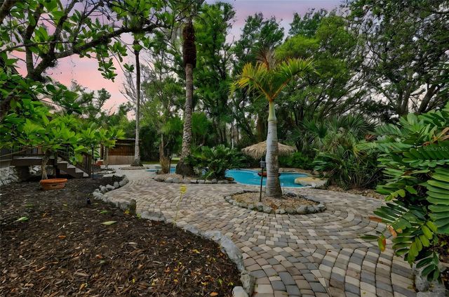 6888 MYAKKA VALLEY TRL, Sarasota, FL 34241