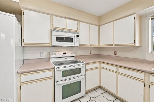 921 Primrose Lane, Henderson, NV 89011