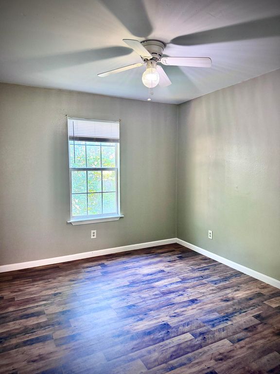 Image 14 of property listing at 2117 Woodlawn Drive, San Angelo, TX 76901