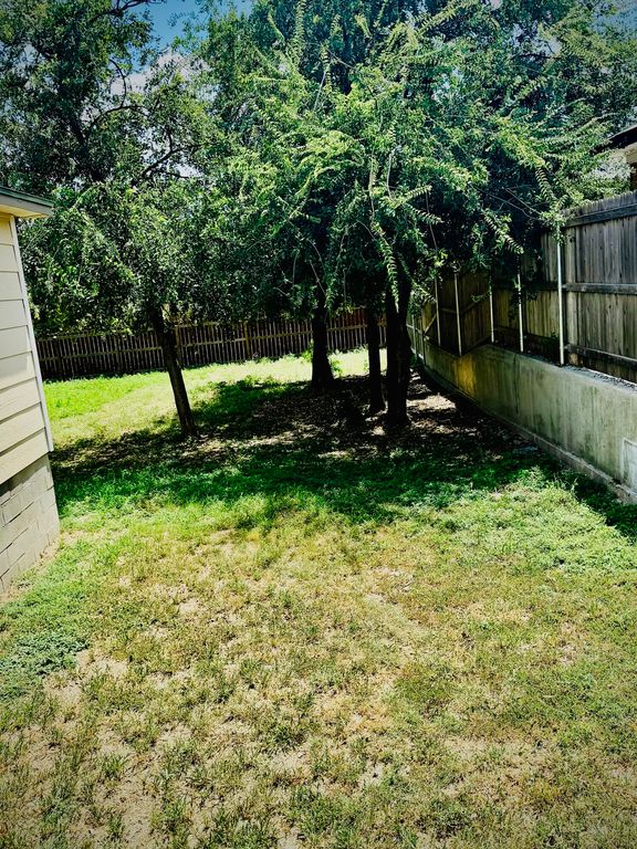 Image 18 of property listing at 2117 Woodlawn Drive, San Angelo, TX 76901