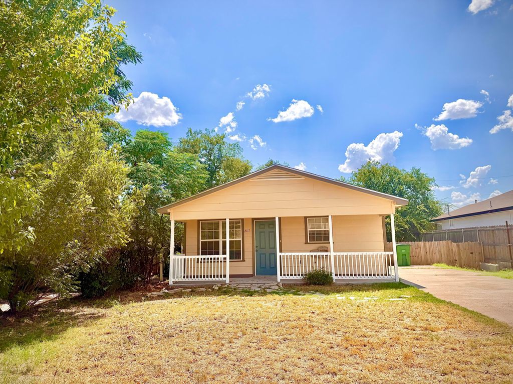 Image 21 of property listing at 2117 Woodlawn Drive, San Angelo, TX 76901