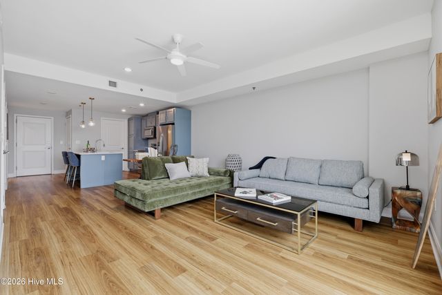 14 Grace Street Apt 909, Wilmington, NC 28401