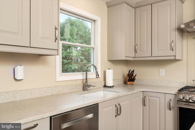 9 OLD POST LN, Hamilton Twp, NJ 08620