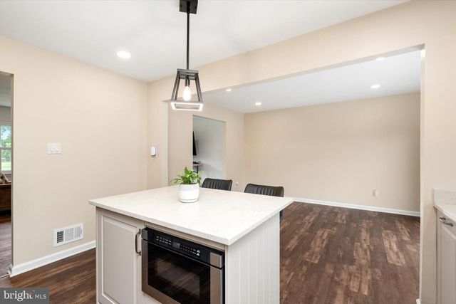 9 OLD POST LN, Hamilton Twp, NJ 08620
