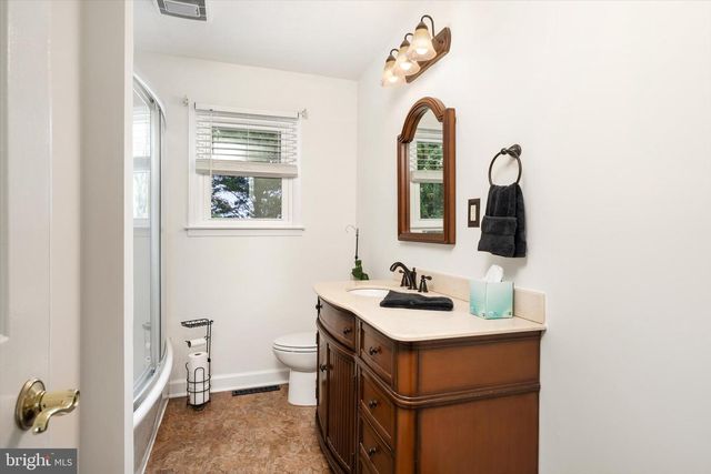 9 OLD POST LN, Hamilton Twp, NJ 08620