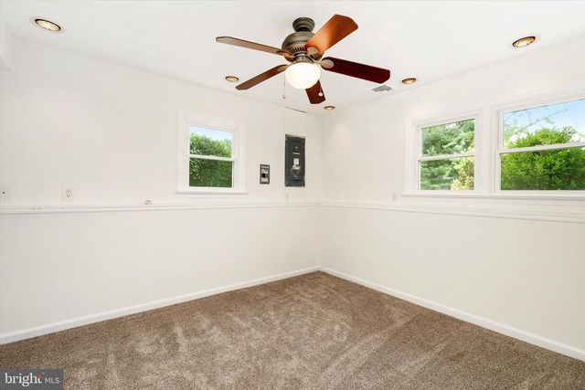 9 OLD POST LN, Hamilton Twp, NJ 08620
