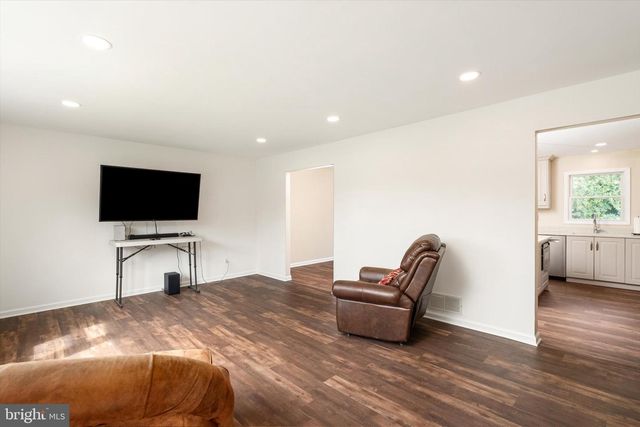 9 OLD POST LN, Hamilton Twp, NJ 08620