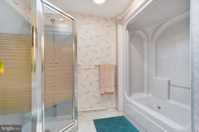 4158 ROBINHOOD DR, York, PA 17408