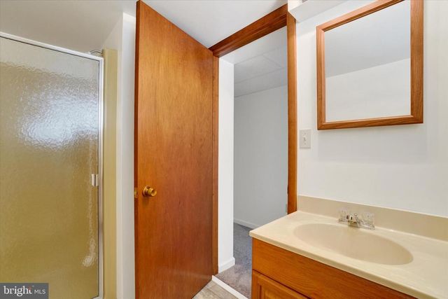 4158 ROBINHOOD DR, York, PA 17408