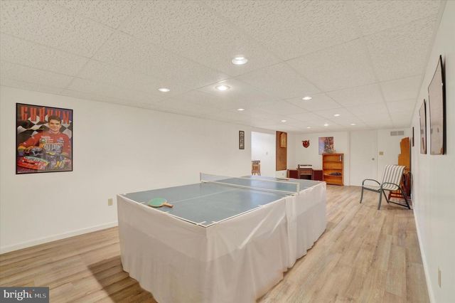 4158 ROBINHOOD DR, York, PA 17408