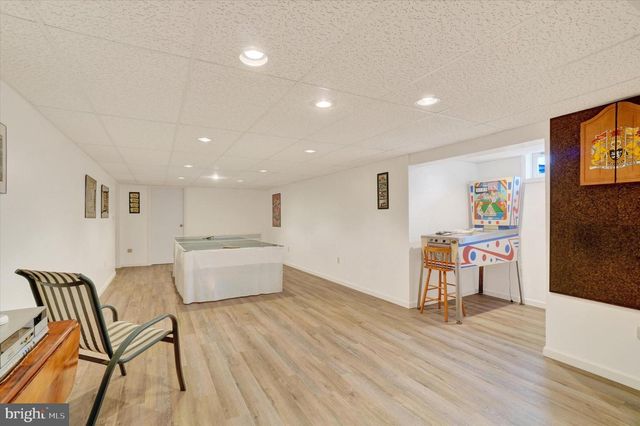 4158 ROBINHOOD DR, York, PA 17408