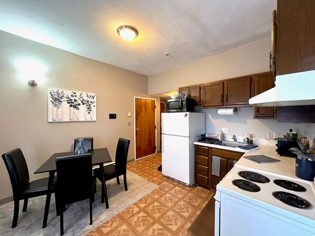 88 Broadway 2, Chelsea, MA 02150