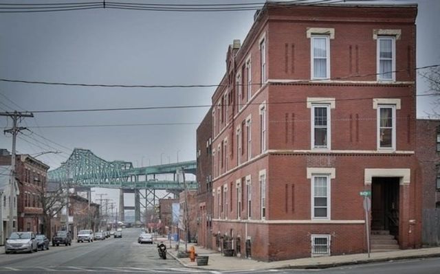 88 Broadway 2, Chelsea, MA 02150