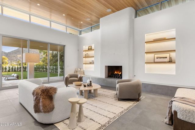 7201 N 47TH Street, Paradise Valley, AZ 85253