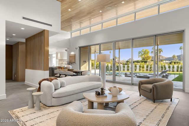 7201 N 47TH Street, Paradise Valley, AZ 85253