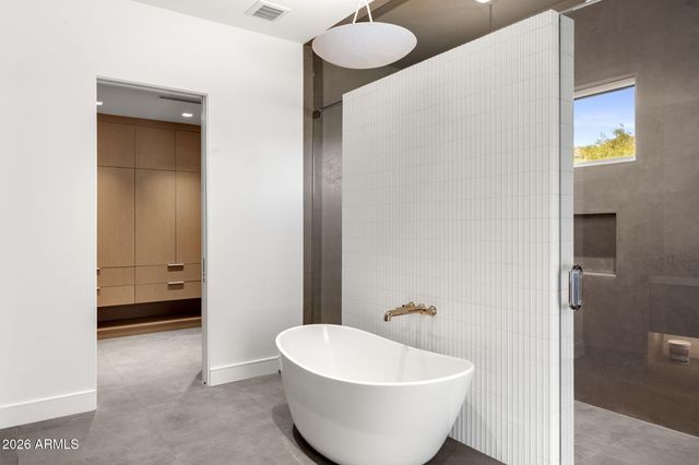 7201 N 47TH Street, Paradise Valley, AZ 85253