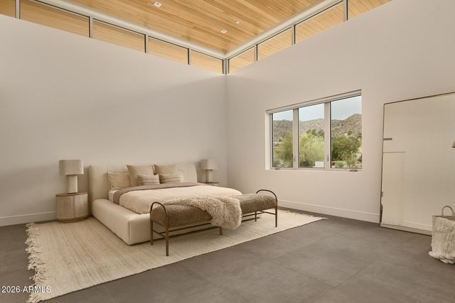 7201 N 47TH Street, Paradise Valley, AZ 85253