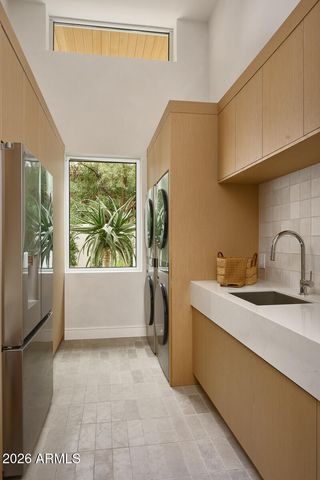 7201 N 47TH Street, Paradise Valley, AZ 85253