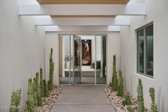 7201 N 47TH Street, Paradise Valley, AZ 85253