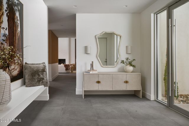 7201 N 47TH Street, Paradise Valley, AZ 85253