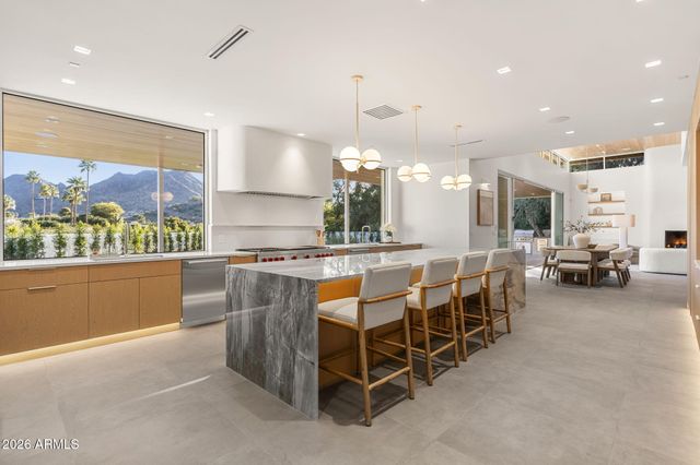 7201 N 47TH Street, Paradise Valley, AZ 85253