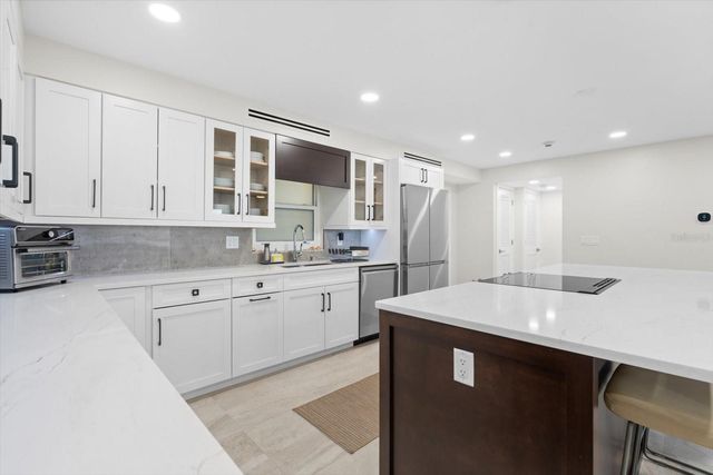 800 BENJAMIN FRANKLIN DRIVE 505, Sarasota, FL 34236